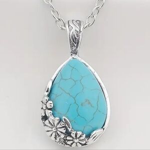 Turquoise/Silver Pendant Necklace
